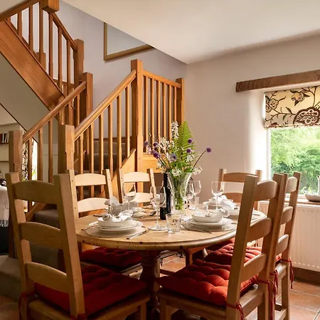 The Old Rectory Cottages - Six Luxurious Cottages Set In Grounds With Indoor Pool Kings Nympton Exterior photo