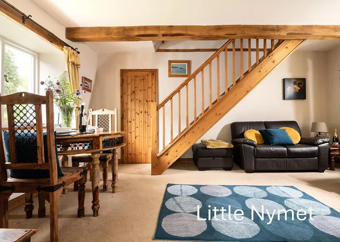 The Old Rectory Cottages - Six Luxurious Cottages Set In Grounds With Indoor Pool