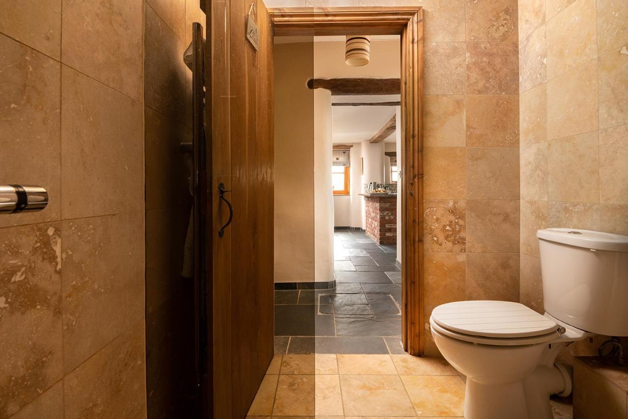 The Old Rectory - Six Luxurious Set In Grounds With Indoor Pool *
