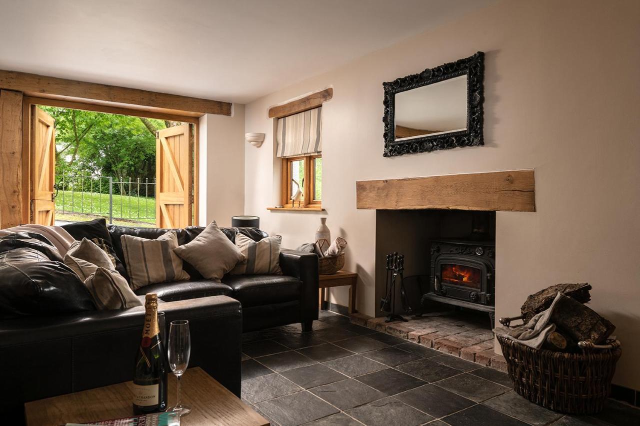 The Old Rectory - Six Luxurious Set In Grounds With Indoor Pool *