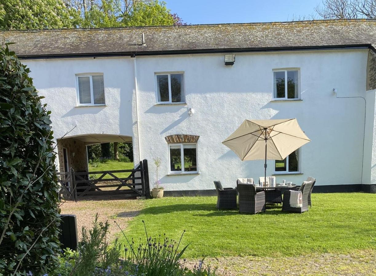 Holiday home The Old Rectory - Six Luxurious Set In Grounds With Indoor Pool *