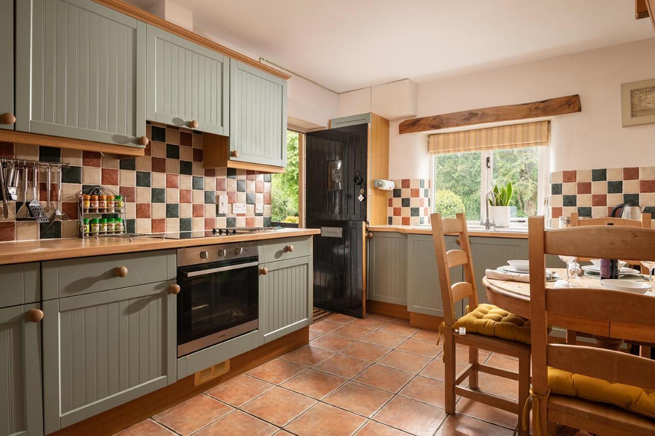 The Old Rectory - Six Luxurious Set In Grounds With Indoor Pool * Kings Nympton