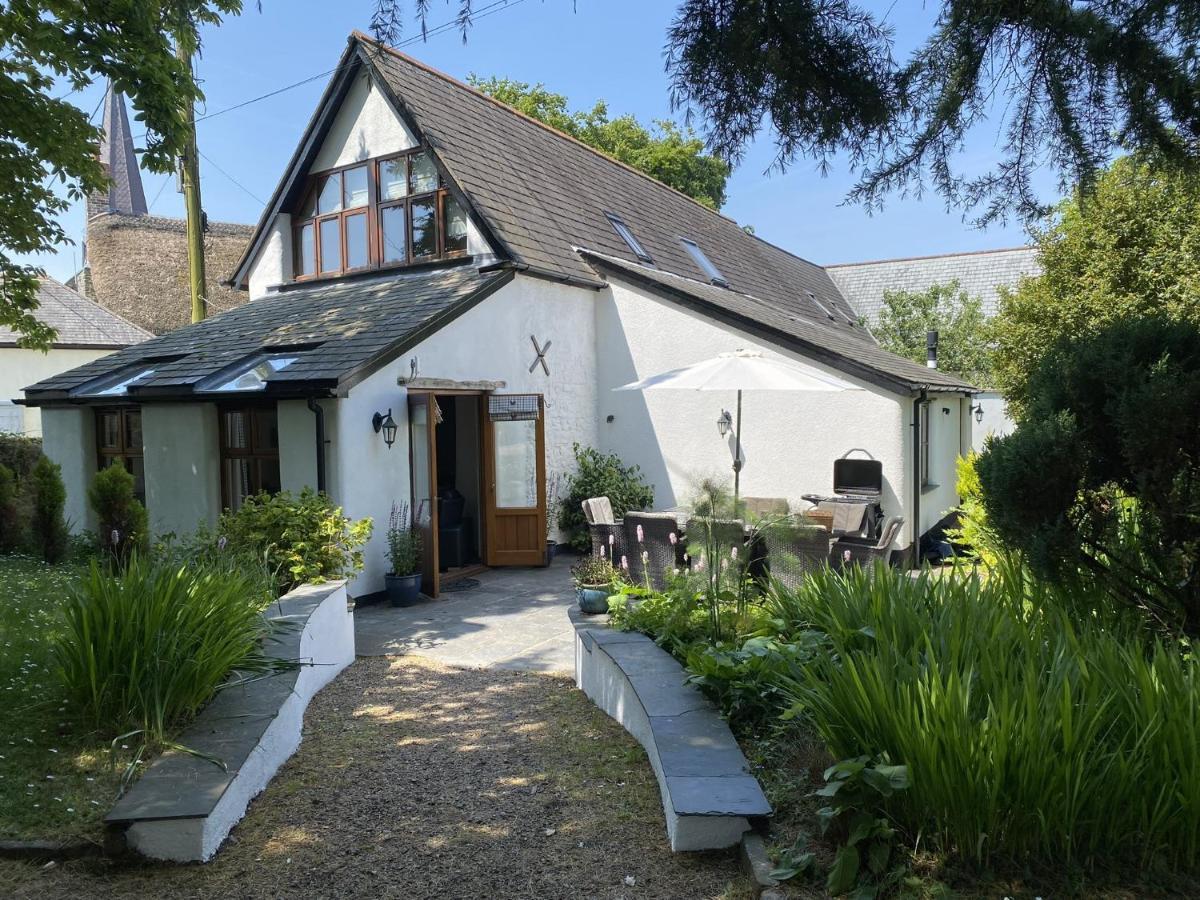 Holiday home The Old Rectory - Six Luxurious Set In Grounds With Indoor Pool