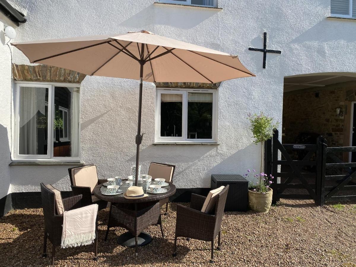 The Old Rectory - Six Luxurious Set In Grounds With Indoor Pool * Kings Nympton