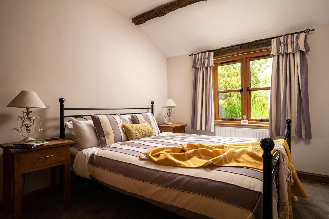 Holiday home The Old Rectory - Six Luxurious Set In Grounds With Indoor Pool *