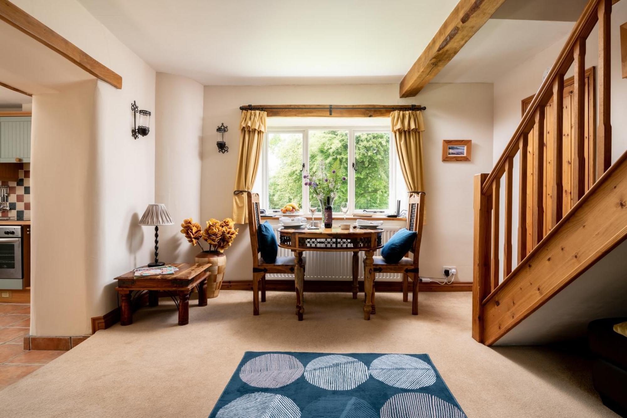 The Old Rectory - Six Luxurious Set In Grounds With Indoor Pool *