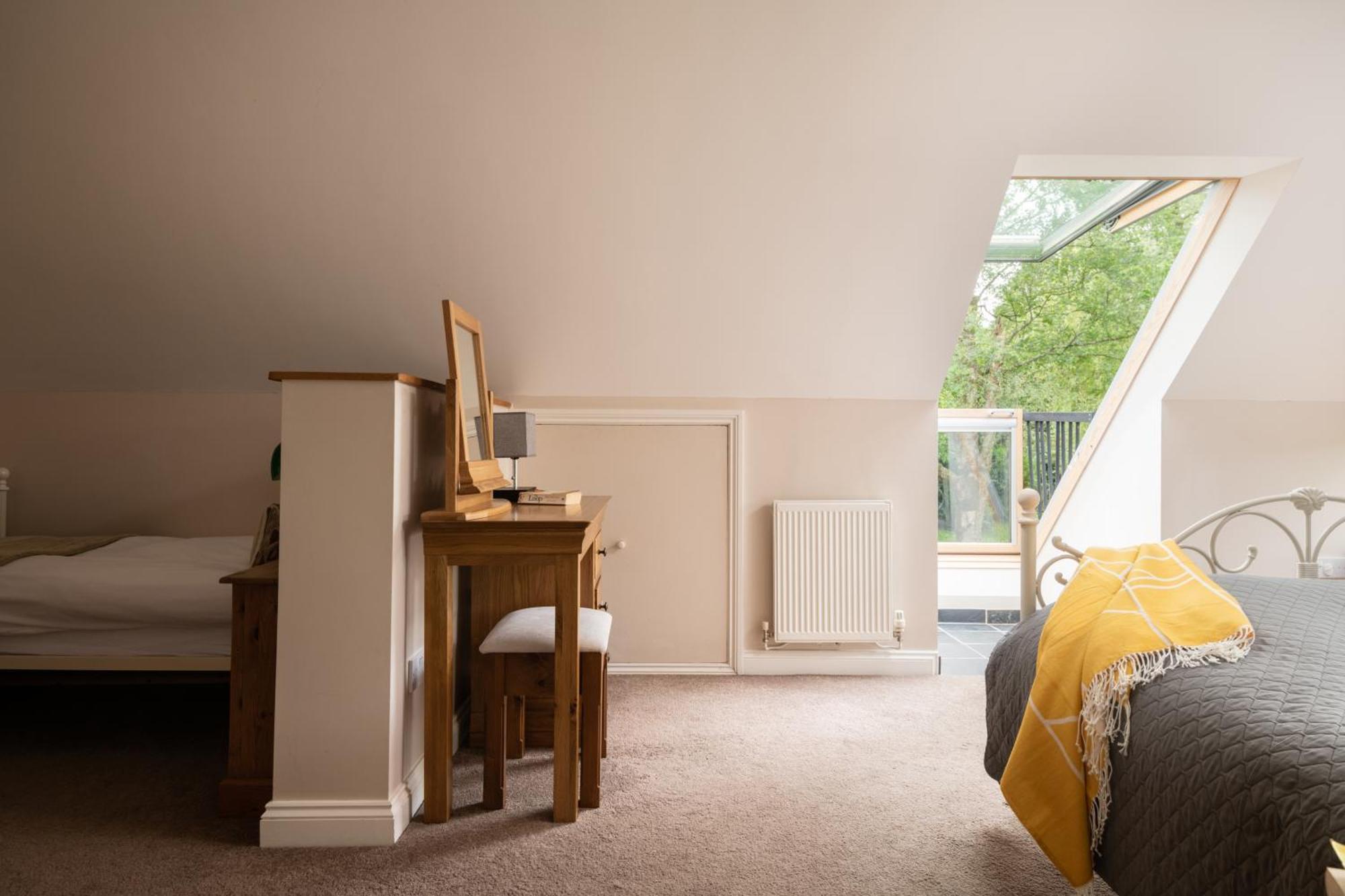 The Old Rectory - Six Luxurious Set In Grounds With Indoor Pool